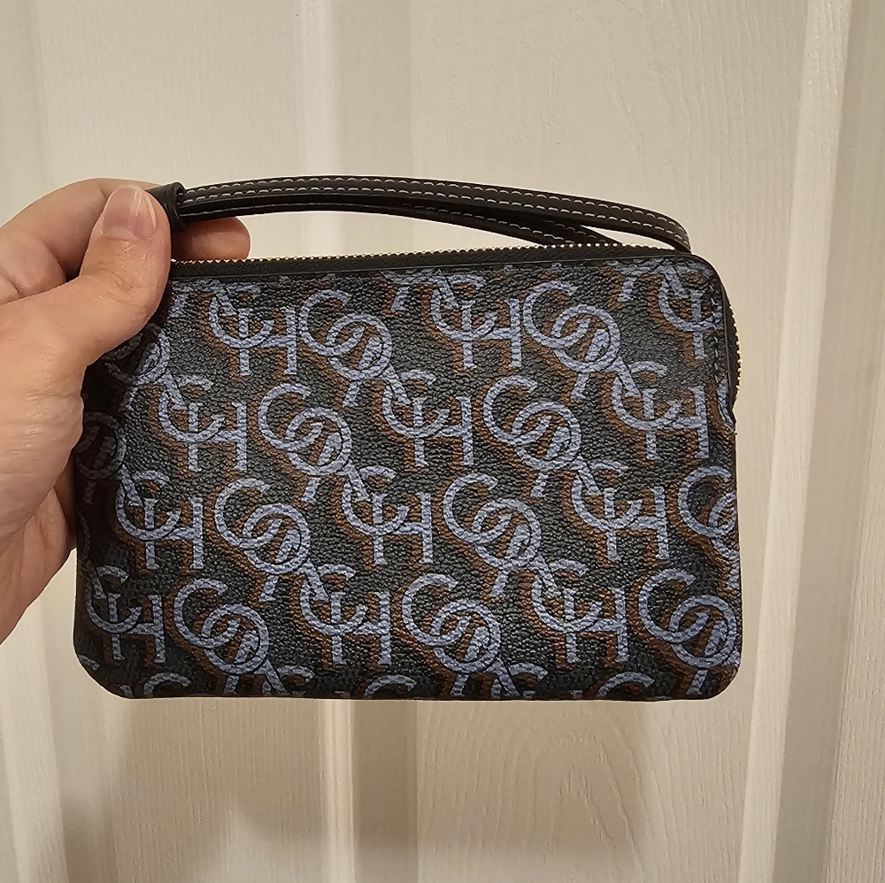 Coach NWOT Patterned Logo Wristlet